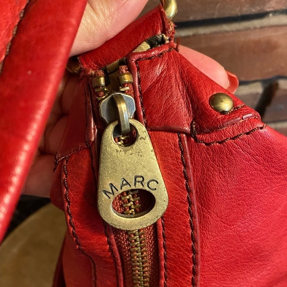 Marc Jacobs Leather Hobo Shoulder Bag - Picture 9 of 16